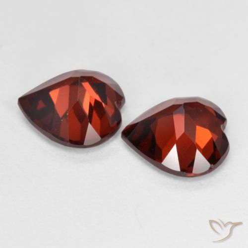 Shop natural 3.51ct 濃いブラッドレッド パイロープガーネット gems, 心臓, from モザンビーグ at GemSelect. In stock, global shipping!