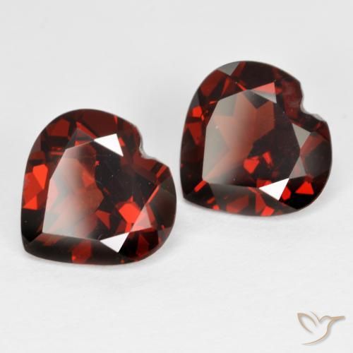 Shop natural 3.82ct ダークレッド パイロープガーネット gems, 心臓, from モザンビーグ at GemSelect. In stock, global shipping!
