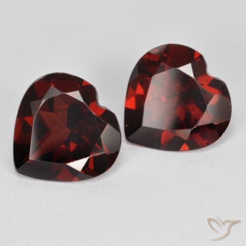 Shop natural 3.84ct ディープレッド パイロープガーネット gems, 心臓, from モザンビーグ at GemSelect. In stock, global shipping!