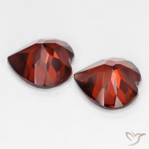 Shop natural 3.69ct ミディアムレッド パイロープガーネット gems, 心臓, from モザンビーグ at GemSelect. In stock, global shipping!