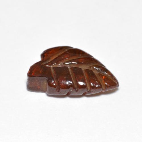 3.35カラットの天然ディープオレンジパイロープガーネット（12.4×8.1 mm・ファンシーシェイプ）