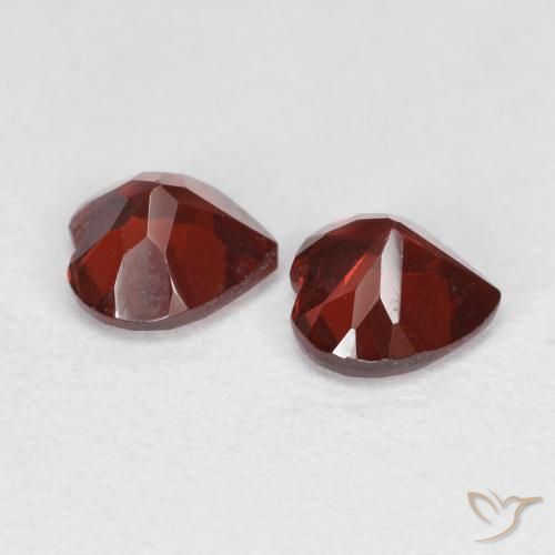 Shop natural 1.18ct サングリアレッド パイロープガーネット gems, 心臓, from モザンビーグ at GemSelect. In stock, global shipping!