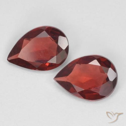 Shop natural 1.18ct 濃いブラッドレッド パイロープガーネット gems, 洋梨の形, from モザンビーグ at GemSelect. In stock, global shipping!