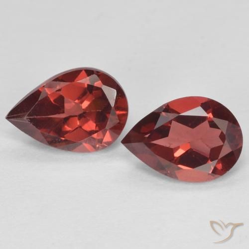 Shop natural 1.55ct ディープレッド パイロープガーネット gems, 洋梨の形, from モザンビーグ at GemSelect. In stock, global shipping!