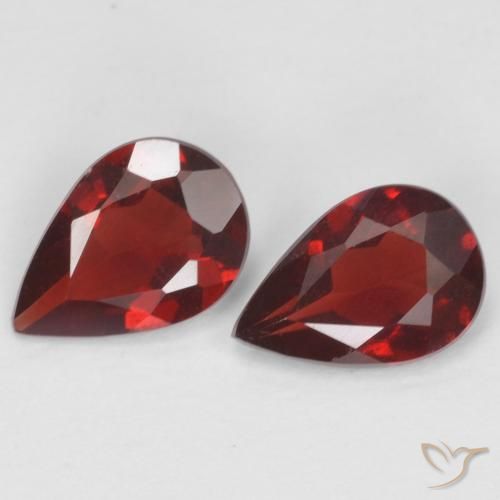 Shop natural 1.23ct ダークレッド パイロープガーネット gems, 洋梨の形, from モザンビーグ at GemSelect. In stock, global shipping!