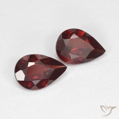 Shop natural 1.42ct 濃いブラッドレッド パイロープガーネット gems, 洋梨の形, from モザンビーグ at GemSelect. In stock, global shipping!