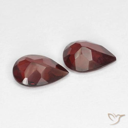 Shop natural 1.42ct 濃いブラッドレッド パイロープガーネット gems, 洋梨の形, from モザンビーグ at GemSelect. In stock, global shipping!