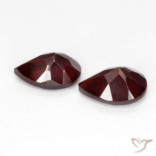 Shop natural 1.85ct ディープレッド パイロープガーネット gems, 洋梨の形, from モザンビーグ at GemSelect. In stock, global shipping!