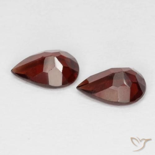 Shop natural 1.48ct ディープレッド パイロープガーネット gems, 洋梨の形, from モザンビーグ at GemSelect. In stock, global shipping!