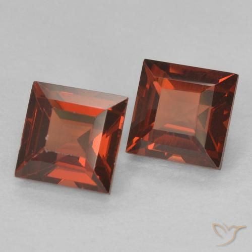 Shop natural 1.06ct 明るい赤 パイロープガーネット gems, 四角形, from マダガスカル at GemSelect. In stock, global shipping!