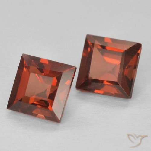 Shop natural 0.99ct ミディアムレッド パイロープガーネット gems, 四角形, from マダガスカル at GemSelect. In stock, global shipping!