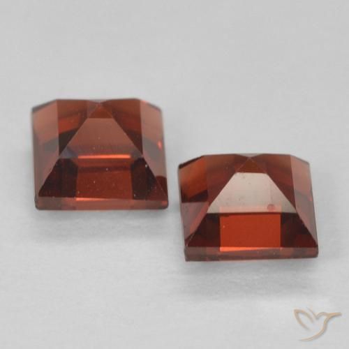 Shop natural 1.07ct ディープレッド パイロープガーネット gems, 四角形, from マダガスカル at GemSelect. In stock, global shipping!