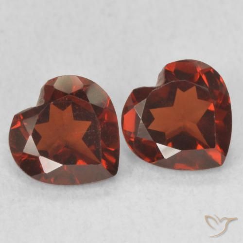 Shop natural 1.15ct ミディアムレッド パイロープガーネット gems, 心臓, from アメリカ at GemSelect. In stock, global shipping!