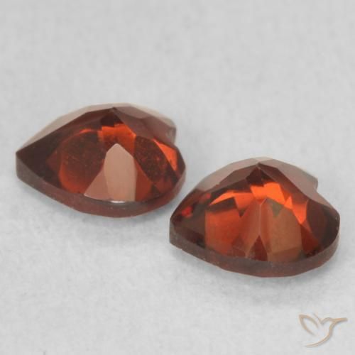 Shop natural 1.15ct ミディアムレッド パイロープガーネット gems, 心臓, from アメリカ at GemSelect. In stock, global shipping!