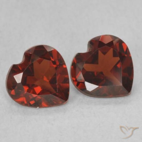 Shop natural 1.06ct カラントレッド パイロープガーネット gems, 心臓, from アメリカ at GemSelect. In stock, global shipping!