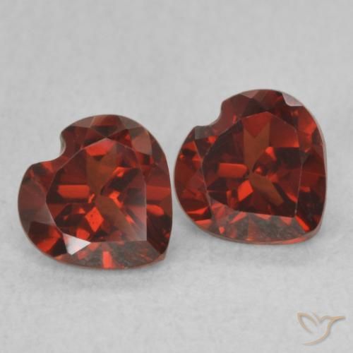 Shop natural 1.12ct ミディアムレッド パイロープガーネット gems, 心臓, from アメリカ at GemSelect. In stock, global shipping!