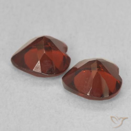 Shop natural 1.12ct ミディアムレッド パイロープガーネット gems, 心臓, from アメリカ at GemSelect. In stock, global shipping!