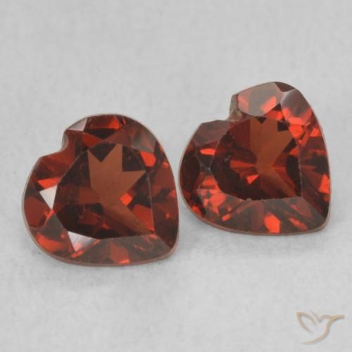 Shop natural 1.07ct ミディアムレッド パイロープガーネット gems, 心臓, from アメリカ at GemSelect. In stock, global shipping!