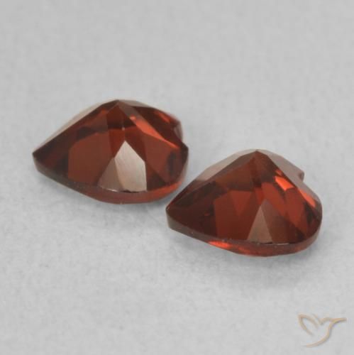 Shop natural 1.07ct ミディアムレッド パイロープガーネット gems, 心臓, from アメリカ at GemSelect. In stock, global shipping!