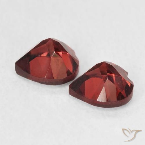 Shop natural 1.30ct ミディアムレッド パイロープガーネット gems, 心臓, from アメリカ at GemSelect. In stock, global shipping!