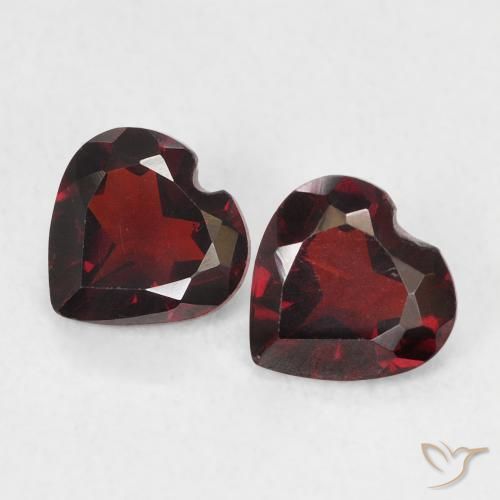 Shop natural 0.97ct 濃いブラッドレッド パイロープガーネット gems, 心臓, from アメリカ at GemSelect. In stock, global shipping!
