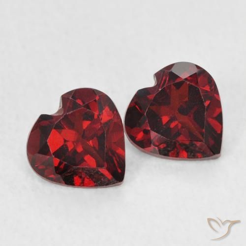 Shop natural 1.08ct ミディアムレッド パイロープガーネット gems, 心臓, from アメリカ at GemSelect. In stock, global shipping!