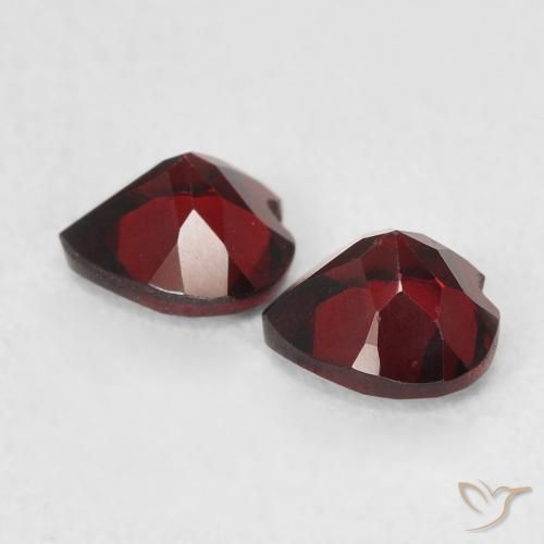 Shop natural 1.18ct ダークレッド パイロープガーネット gems, 心臓, from アメリカ at GemSelect. In stock, global shipping!