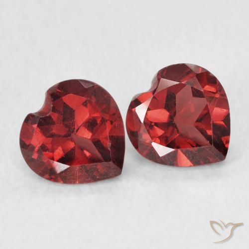 Shop natural 1.30ct 濃いスカーレットレッド パイロープガーネット gems, 心臓, from アメリカ at GemSelect. In stock, global shipping!
