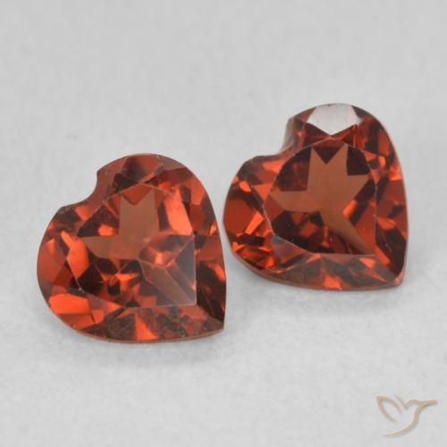 Shop natural 1.09ct 濃い赤 パイロープガーネット gems, 心臓, from アメリカ at GemSelect. In stock, global shipping!