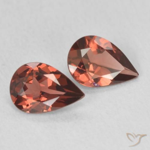 Shop natural 1.25ct 濃いスカーレットレッド パイロープガーネット gems, 洋梨の形, from アメリカ at GemSelect. In stock, global shipping!