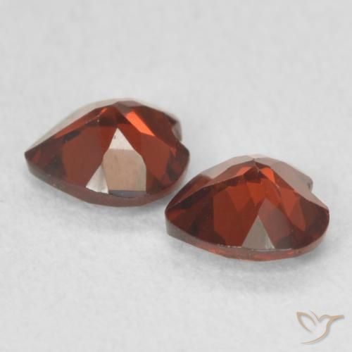 Shop natural 1.02ct カラントレッド パイロープガーネット gems, 心臓, from アメリカ at GemSelect. In stock, global shipping!