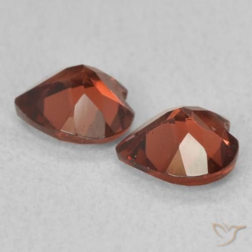 Shop natural 1.04ct 濃いスカーレットレッド パイロープガーネット gems, 心臓, from アメリカ at GemSelect. In stock, global shipping!