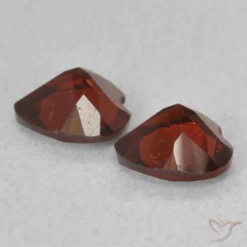 Shop natural 1.07ct ダークレッド パイロープガーネット gems, 心臓, from アメリカ at GemSelect. In stock, global shipping!