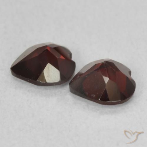 Shop natural 0.96ct ディープレッド パイロープガーネット gems, 心臓, from アメリカ at GemSelect. In stock, global shipping!