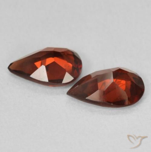 Shop natural 1.39ct 濃いブラッドレッド パイロープガーネット gems, 洋梨の形, from アメリカ at GemSelect. In stock, global shipping!