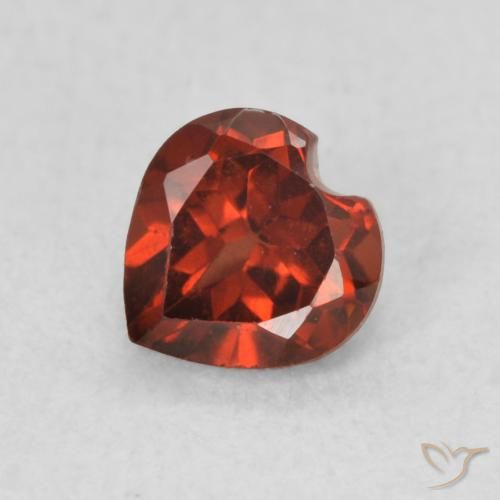 0.64ct 天然 ミディアムレッド パイロープガーネット, 心臓, VS