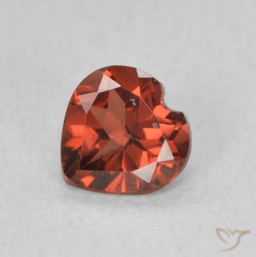 0.57ct 天然 Medium Dark-Red パイロープガーネット, 心臓, VS