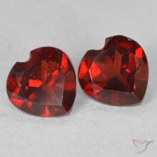 Shop natural 1.06ct サングリアレッド パイロープガーネット gems, 心臓, from モザンビーグ at GemSelect. In stock, global shipping!