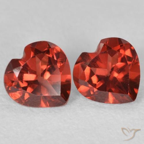 Shop natural 1.07ct ミディアムレッド パイロープガーネット gems, 心臓, from モザンビーグ at GemSelect. In stock, global shipping!