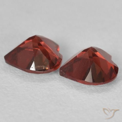 Shop natural 1.07ct ミディアムレッド パイロープガーネット gems, 心臓, from モザンビーグ at GemSelect. In stock, global shipping!