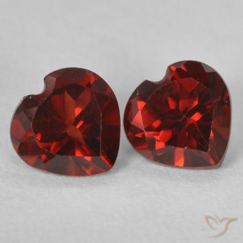 Shop natural 1.12ct ミディアムレッド パイロープガーネット gems, 心臓, from モザンビーグ at GemSelect. In stock, global shipping!