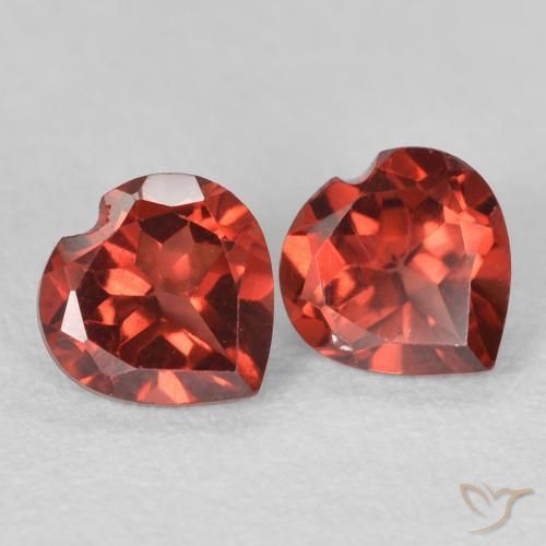 Shop natural 1.26ct 明るい赤 パイロープガーネット gems, 心臓, from モザンビーグ at GemSelect. In stock, global shipping!