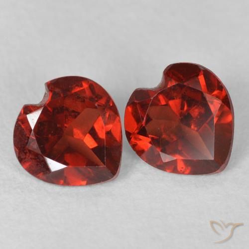 Shop natural 0.89ct ミディアムレッド パイロープガーネット gems, 心臓, from モザンビーグ at GemSelect. In stock, global shipping!