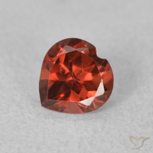 0.64ct 天然 ミディアムレッド パイロープガーネット, 心臓, VS