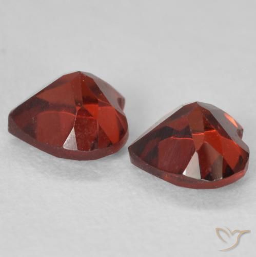 Shop natural 1.26ct 濃い赤 パイロープガーネット gems, 心臓, from モザンビーグ at GemSelect. In stock, global shipping!