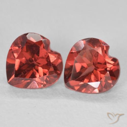 Shop natural 1.19ct ダークレッド パイロープガーネット gems, 心臓, from モザンビーグ at GemSelect. In stock, global shipping!