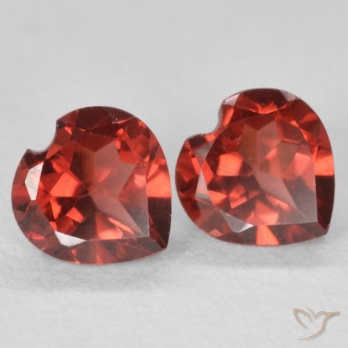 Shop natural 1.24ct 濃い赤 パイロープガーネット gems, 心臓, from モザンビーグ at GemSelect. In stock, global shipping!