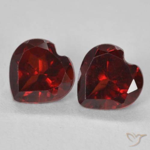 Shop natural 1.14ct ディープレッド パイロープガーネット gems, 心臓, from モザンビーグ at GemSelect. In stock, global shipping!