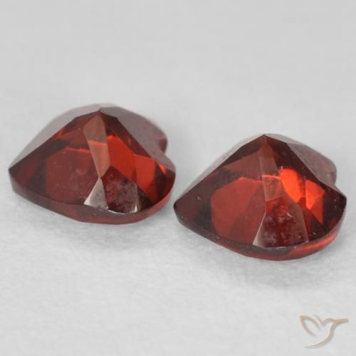 Shop natural 1.16ct ミディアムレッド パイロープガーネット gems, 心臓, from モザンビーグ at GemSelect. In stock, global shipping!