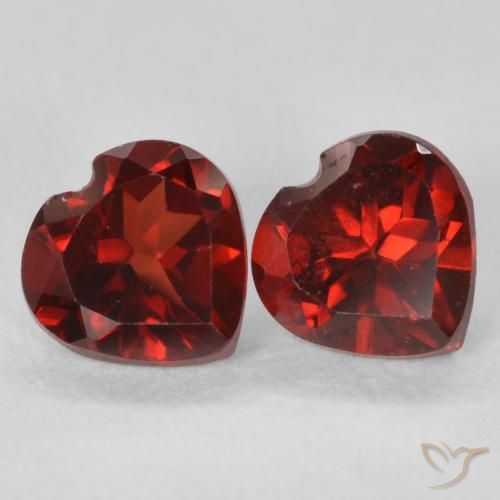 Shop natural 1.19ct ミディアムレッド パイロープガーネット gems, 心臓, from モザンビーグ at GemSelect. In stock, global shipping!